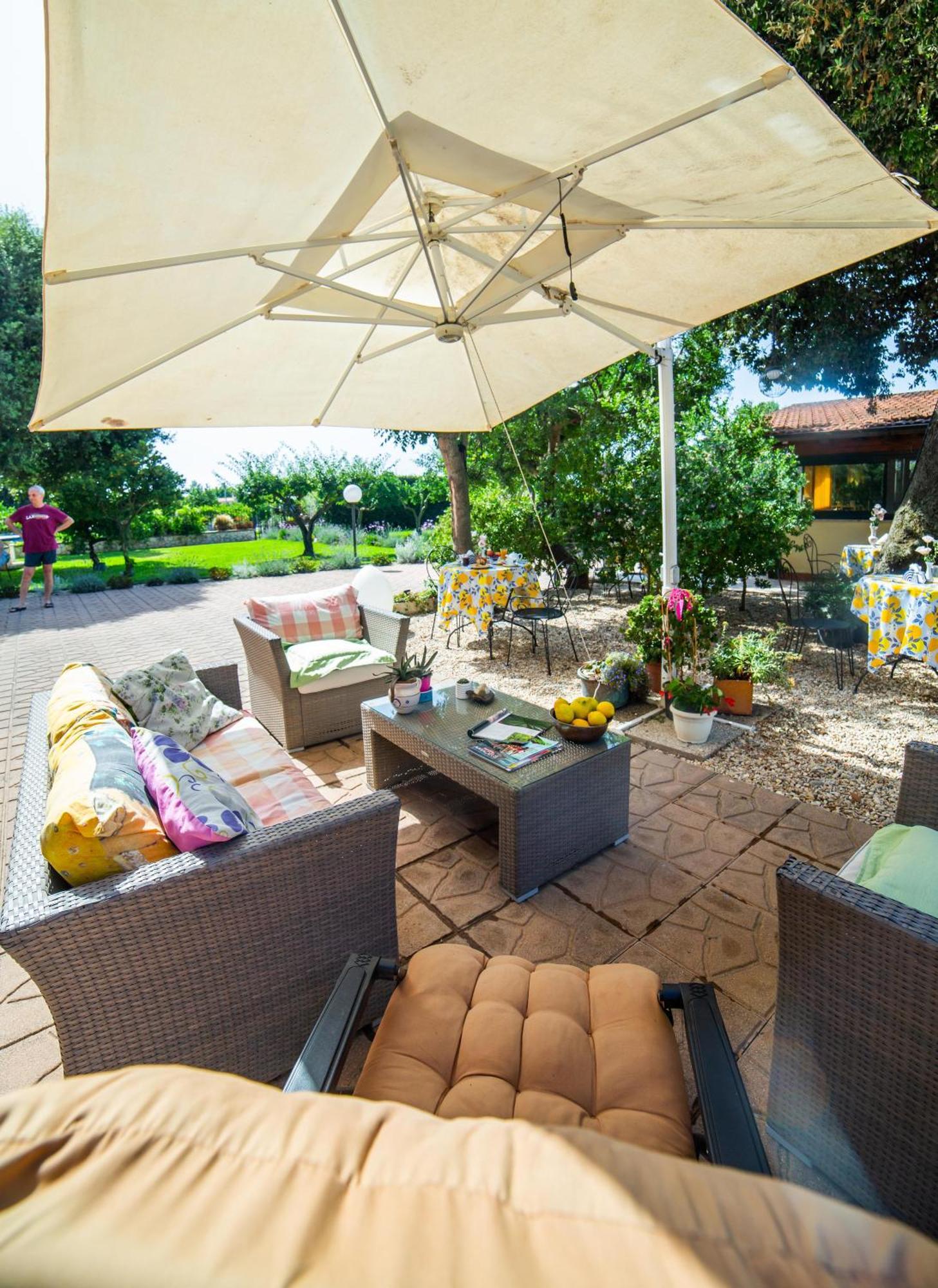 I Lecci Guesthouse 산펠리체치르체오 외부 사진